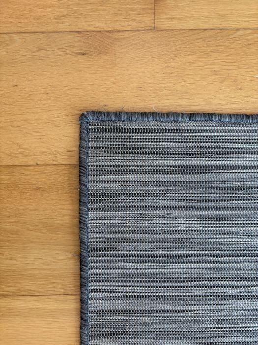 Tapete Ikea cinzento