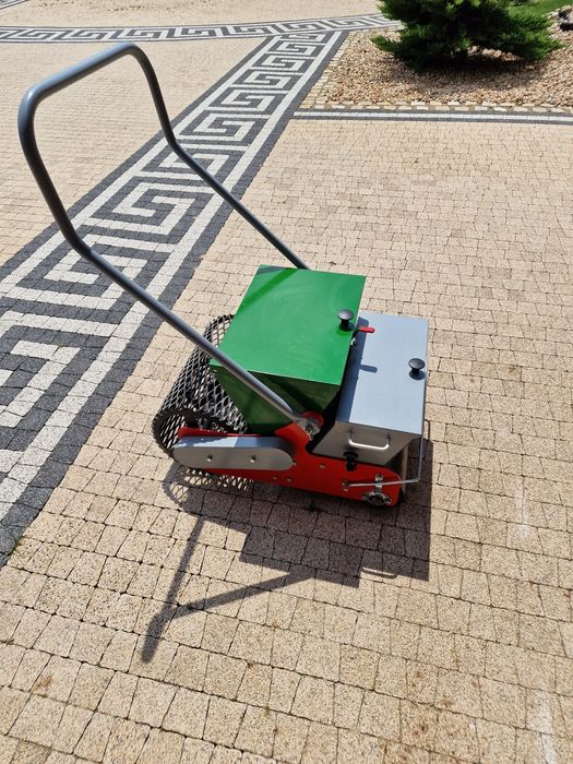 Wynajem Siewnik do trawy Sembdner RS 50,  trawa jak z rolki