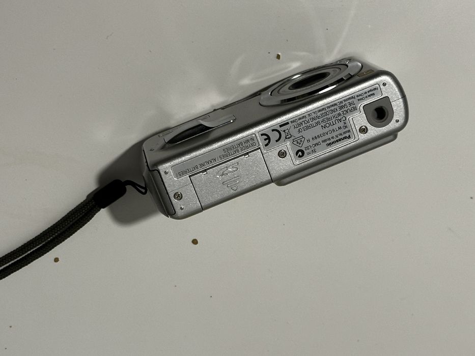 Panasonic Lumix DMC-LS2 - Funcional (Pilhas AA)