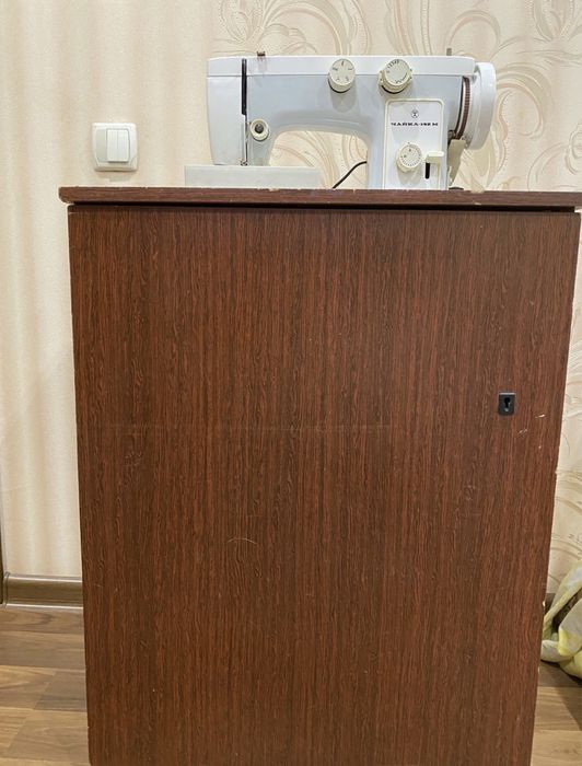 Машинка швейная Чайка с электроприводом