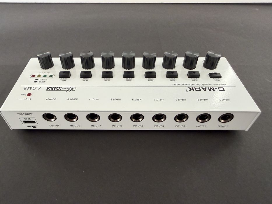 Mesa de Mistura G-MARK AGM8 – 8 Canais – Compacta – Como Nova