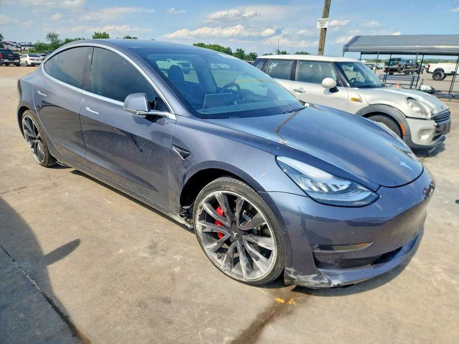 Tesla Model 3 2020.