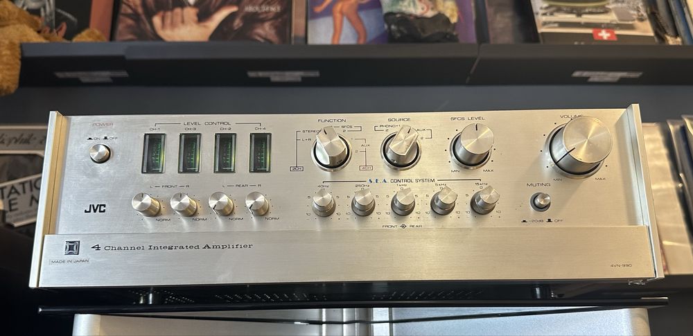 JVC  4VN990 . Amplificador de referência