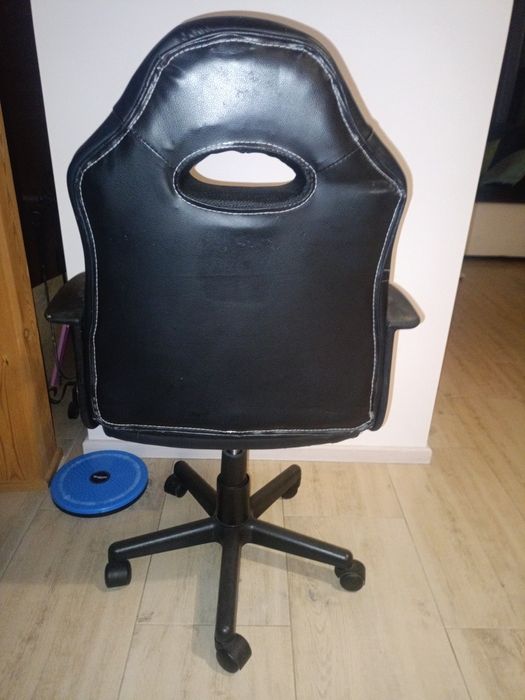 Fotel Gamingowy skórzany stan idealny czarno biały