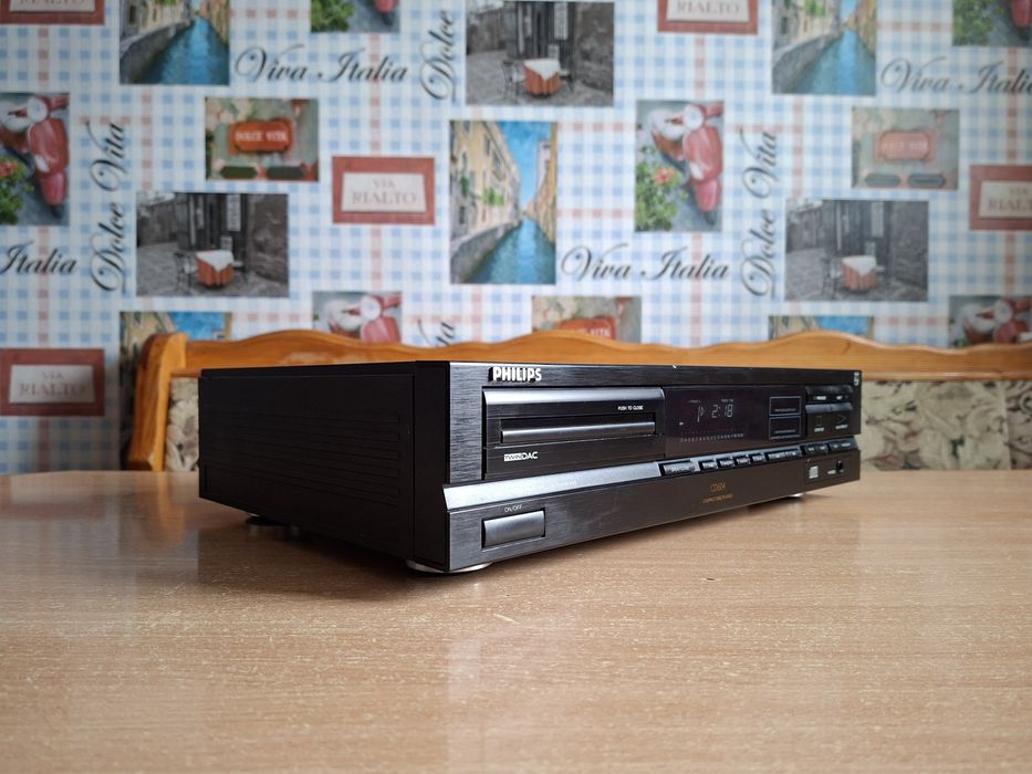 Яркий проигрыватель CD Philips CD604,работоспособность 100%,гарантия!
