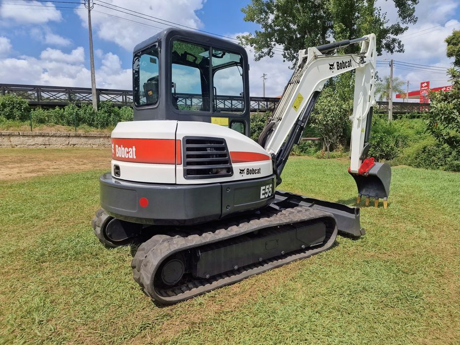 Mini escavadora bobcat 5.5 tn
