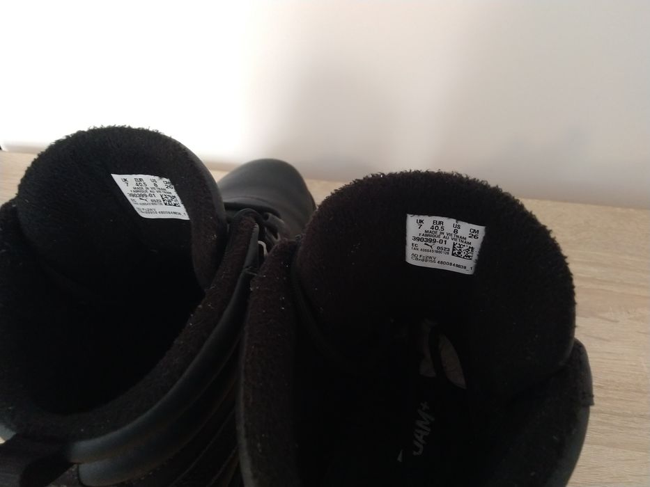 Buty zimowe Puma czarne skóra naturalna rozmiar 40,5 26 cm