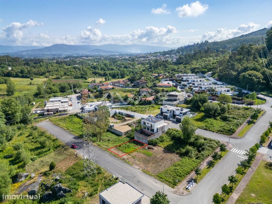 Land Plot for Sale in Palmeira, Braga