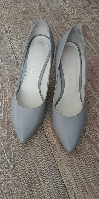 Szare skórzane czółenka/szpilki Anis 35