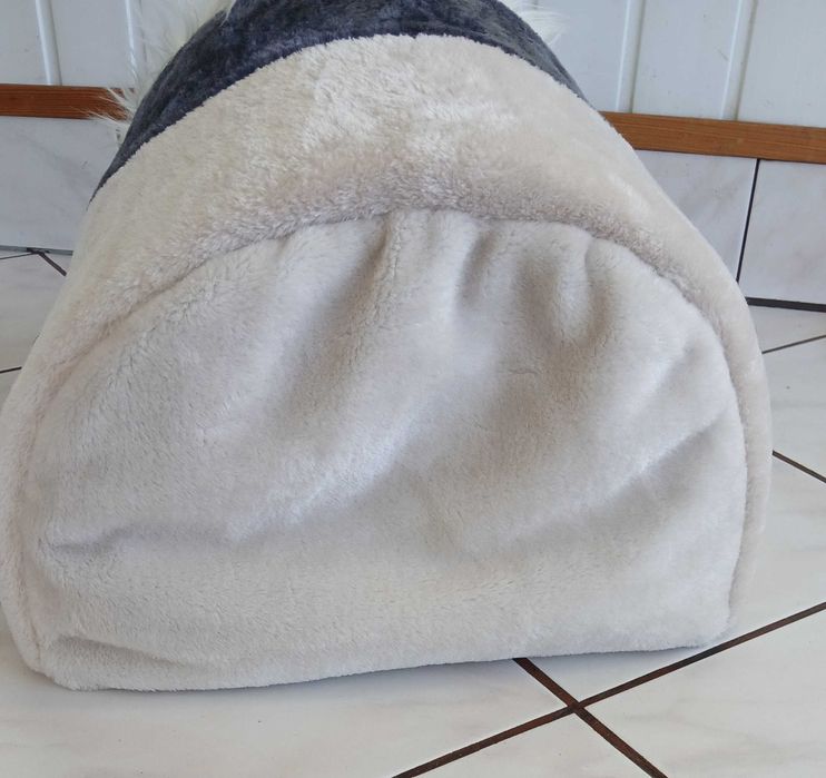 Pluszowy domek-legowisko dla pupila + karma dla kota gratis.