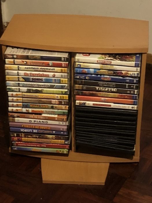 Pack de 29 filmes + estante rotativa