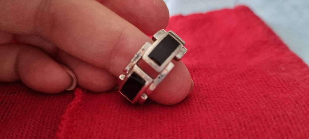 Anel em aço prateado e preto