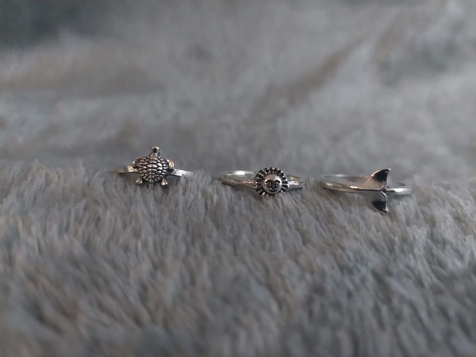 Anéis de aço inoxidável prateados com pedra azul