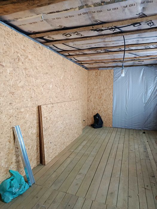 Будинок,ділянка 7 соток Астра