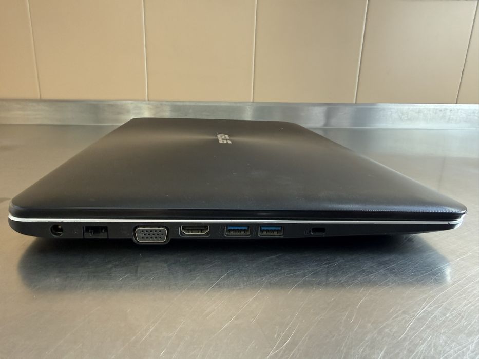 Portatil Asus X555L