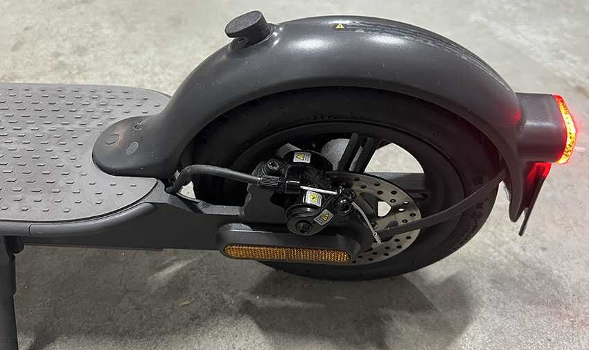 Trotinete Elétrica XIAOMI MI 1S (250W - Autonomia: 30 Km - Preto)