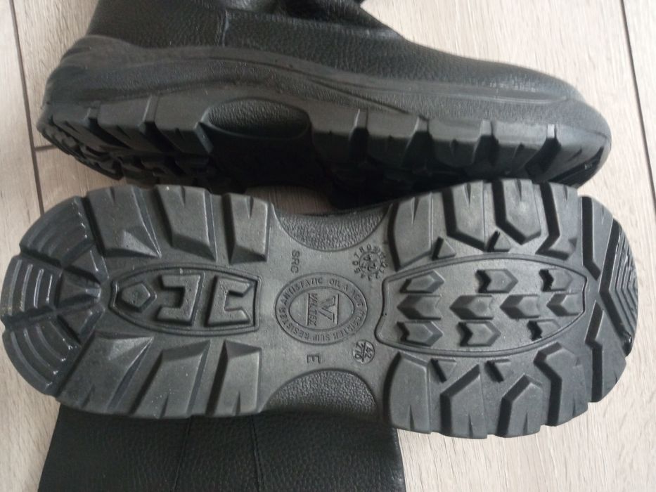 Сапоги кирзові нові.