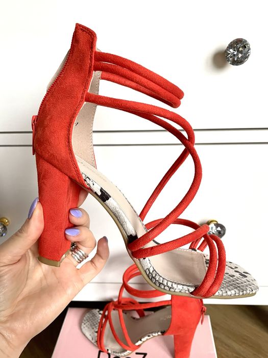 Sandały DeeZee słupek 37