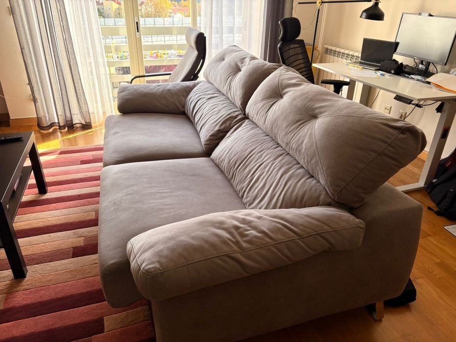 Sofá chaise longue cinza La Sénia