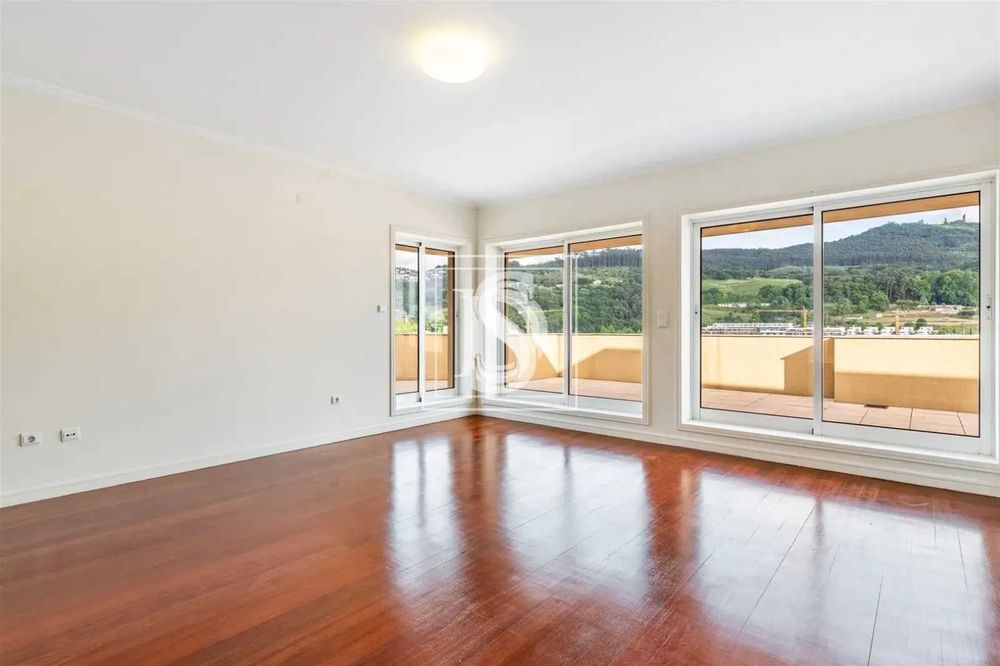 Penthouse Exclusiva em Guimarães: Vistas deslumbrantes. Localização Premuim
