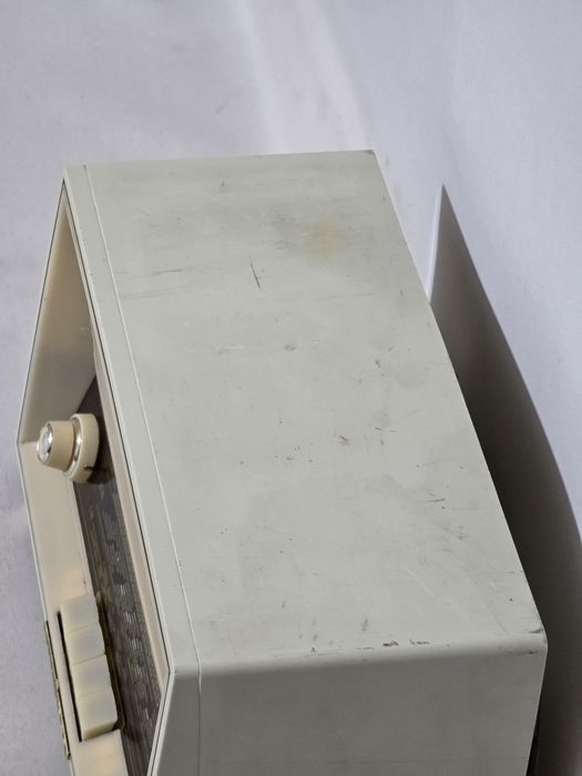 Rádio antigo reparado Loewe-Opta