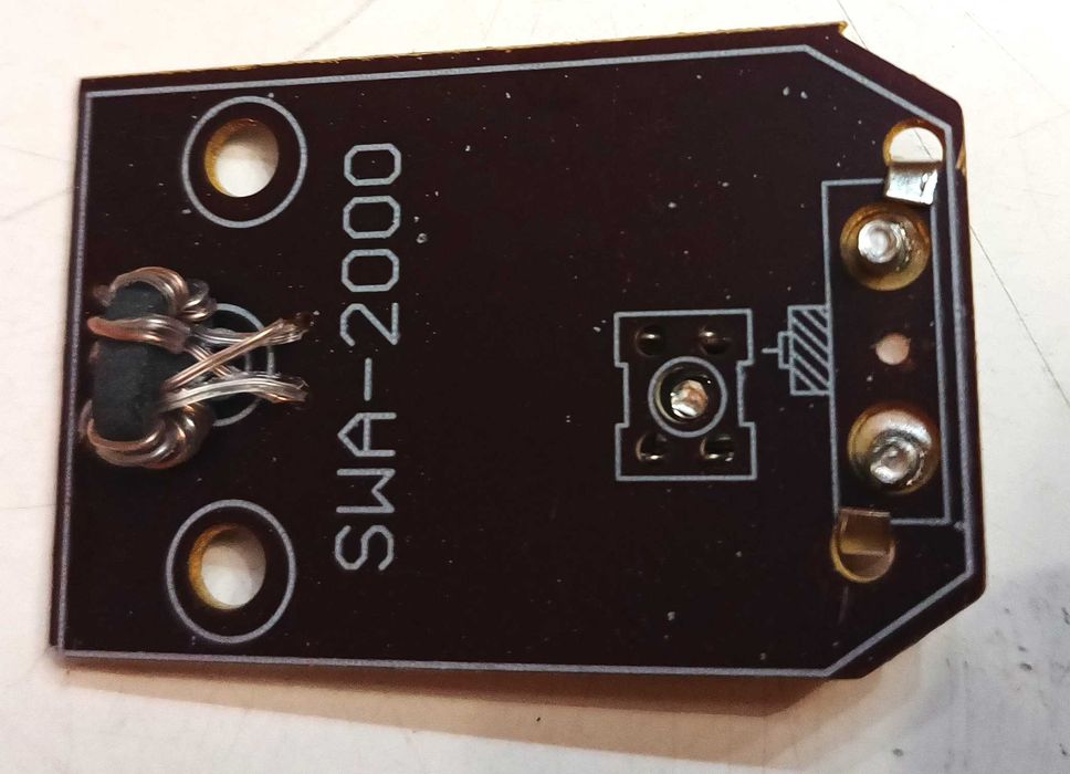 Plytka anteny szerokopasmowej