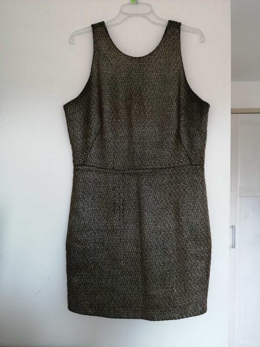 Sukienka Reserved 42 połyskująca na sylwestra