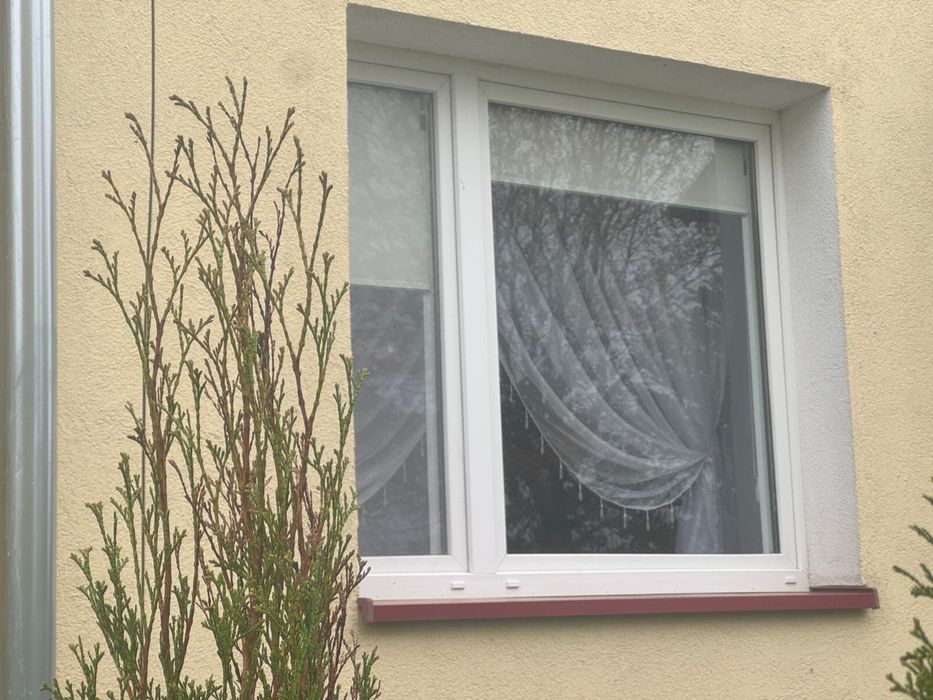 Okna plastykowe  z roletami z demontazu   stan idealny