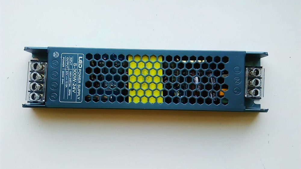 Импульсный Блок Питания/DC Адаптер в метал. корпусе на 24В 8А 200Вт