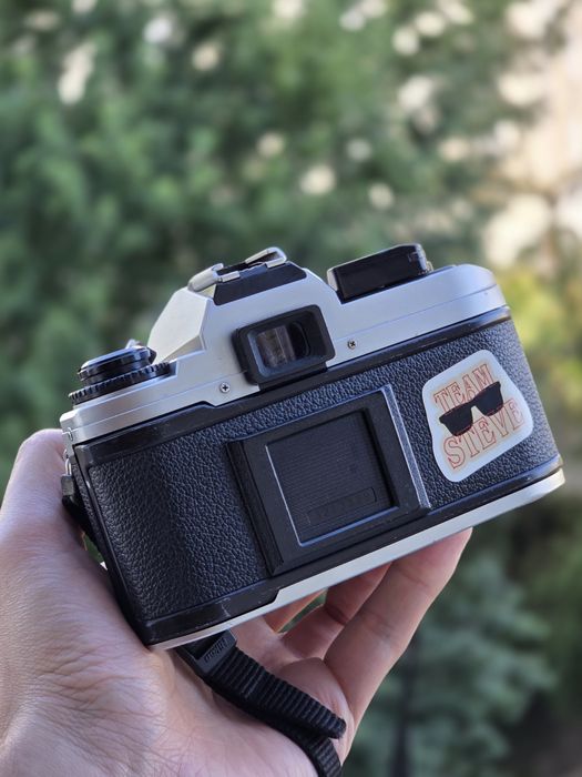 Плівковий фотоапарт Nikon FG 20 + об'єктив Nikon Series E 50mm f/1.8