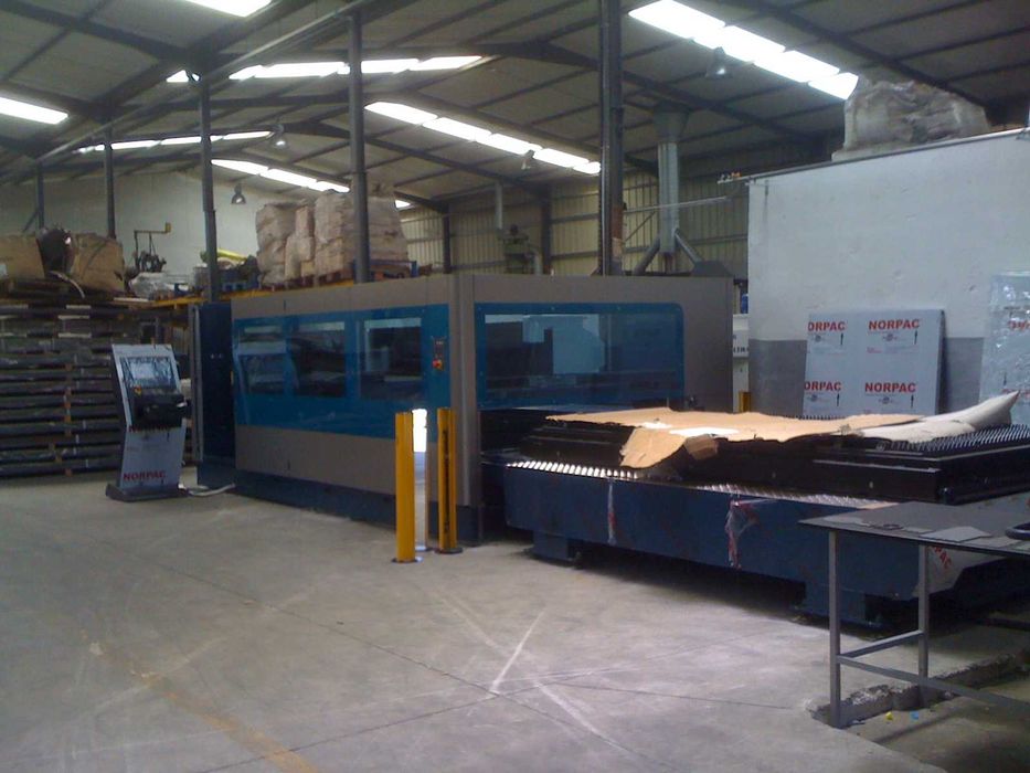Máquina corte laser ADIRA LE 1530