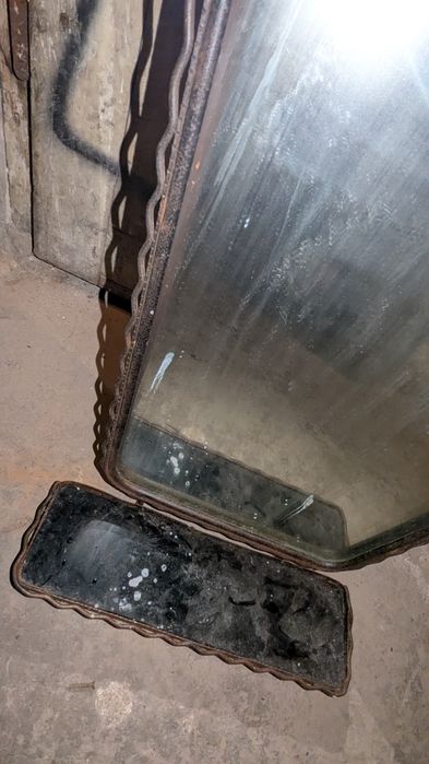 lustro vintage w metalowej ramie solidne