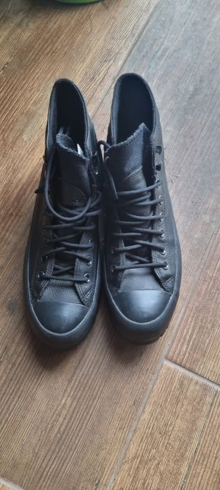 Продам ботинки converses