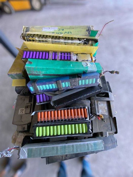 Акумуляторні збірки під демонтаж (на вагу)