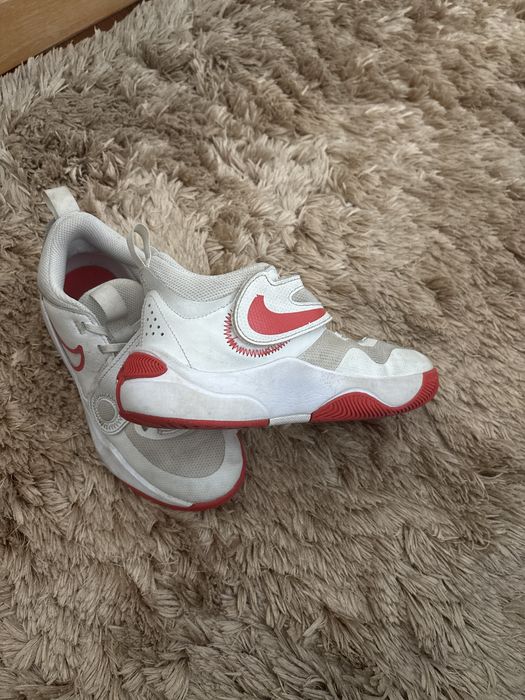 Sapatilha Nike Hustle D11
