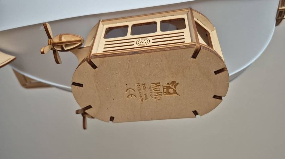 Lampa sufitowa sterowiec