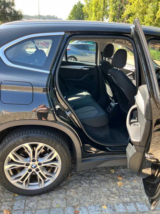 BMW SUV X1 xDrive caixa automatica plug-in 220cv tração 4 rodas