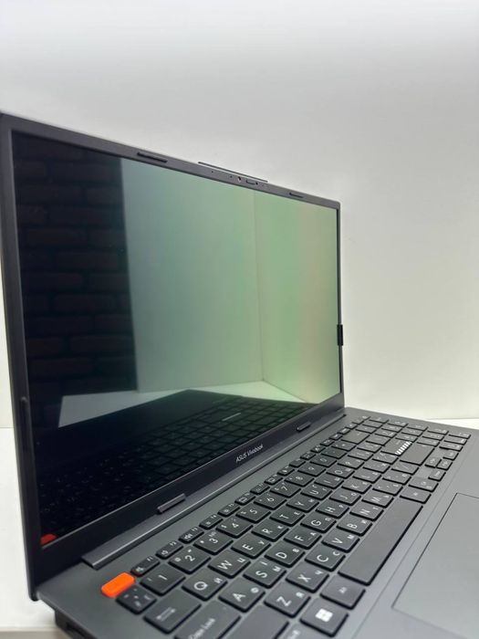 Премиум ноутбук ASUS Vivobook K5504VA i9-13900 Oled 120Hz