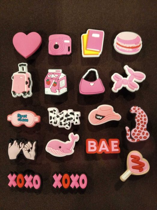 Pins para Crocs em tons de rosa (18 unidades)