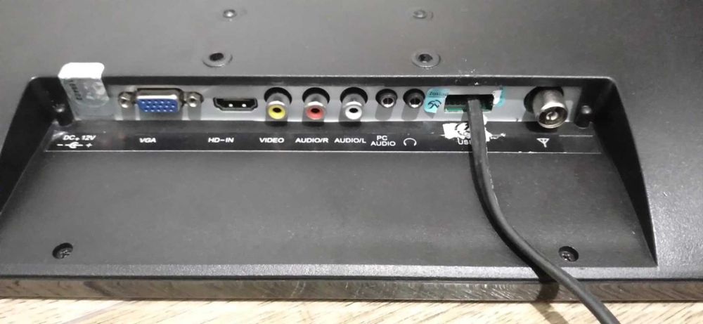 Telewizor 22 cale bez USB wbudowany Dekoder DVB-T2 pilot bez TXT do ZK