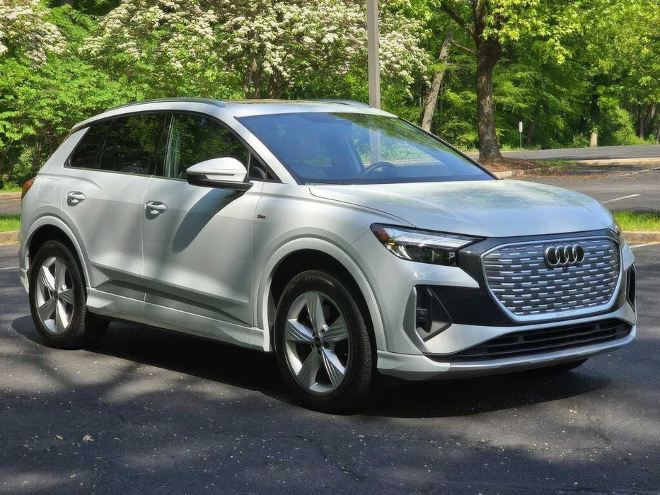 Audi Q4 e-tron quattro Premium 55      2024