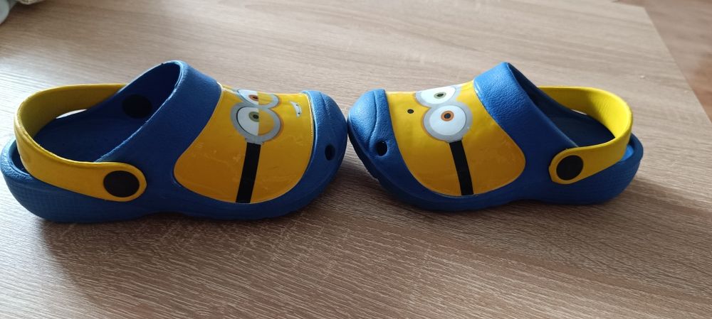 Sandały i klapki 28