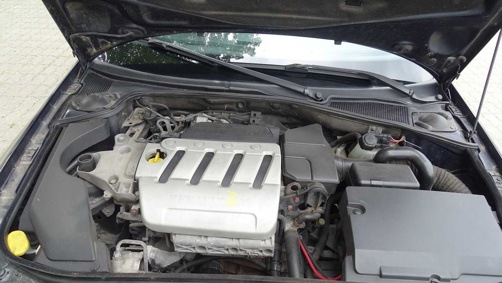 RENAULT LAGUNA 2,0 BENZYNA,klima,skóra,nawi,elektryka,alu