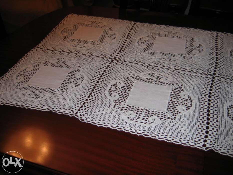 Naperon para centro de mesa em linho