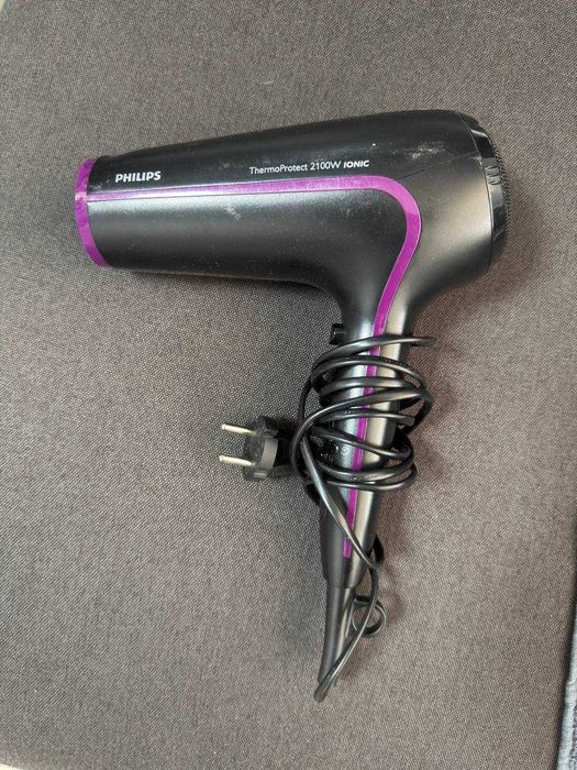 Фен Philips чорний