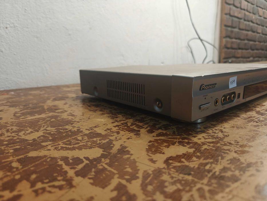 Amplituner Pioneer VSX-C 300