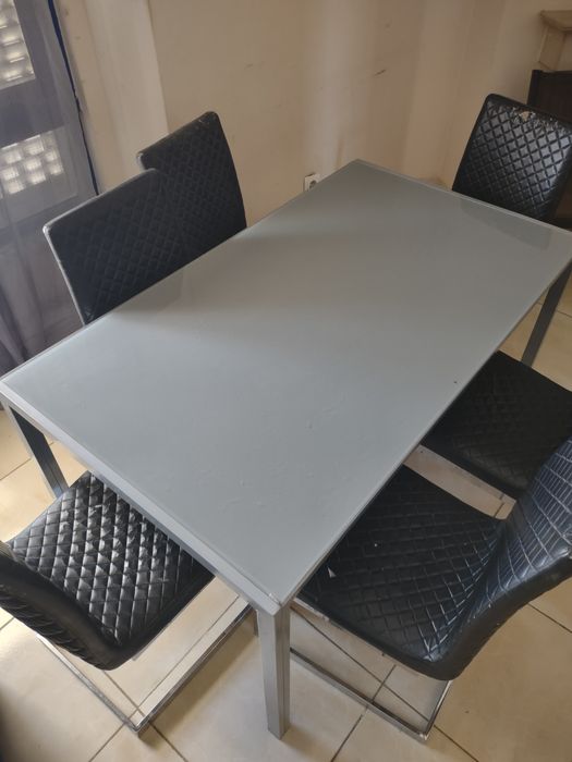 Mesa de jantar com 6 cadeiras