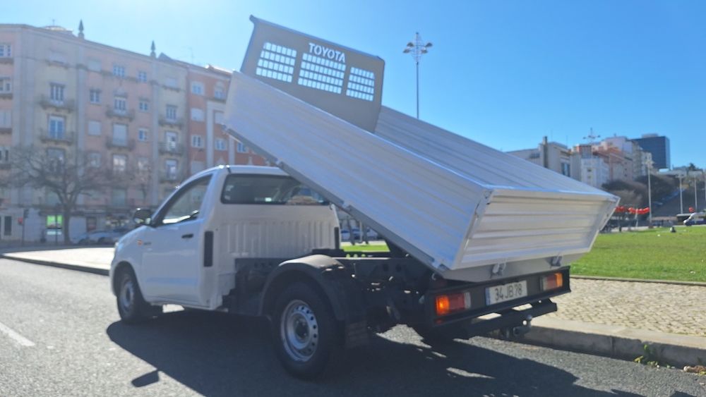 Toyota Hilux 2.5 d4d basculante