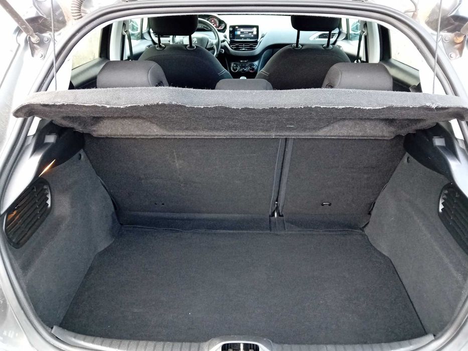 Peugeot 208 1.2i Style