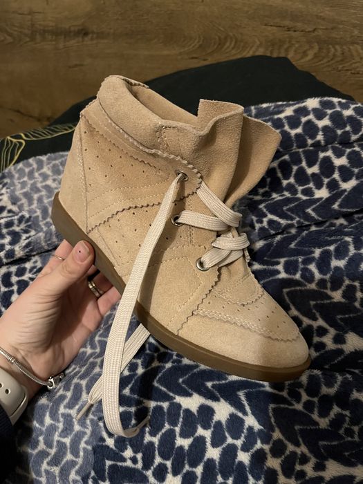 Przepiękne bezowe mleczne botki koturn zamsz wygodne